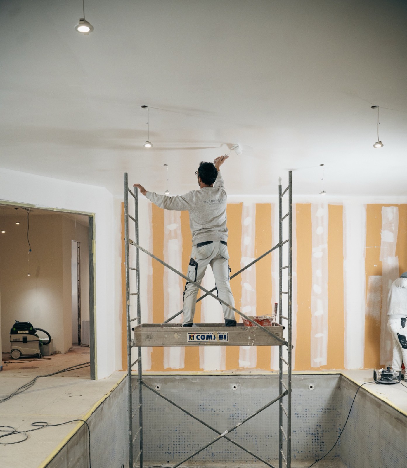 faites appel à un artisan intérieur qualifié pour tous vos travaux de rénovation, aménagement et décoration intérieure. expertise, conseils personnalisés et réalisations sur-mesure pour valoriser votre intérieur.