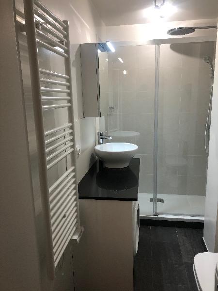 Devis travaux salle de bain moderne Paris 13ème obtenez rapidement un devis personnalisé pour la rénovation ou l’aménagement de votre salle de bain à paris 13. comparez les offres de professionnels qualifiés pour des travaux adaptés à vos besoins et à votre budget.