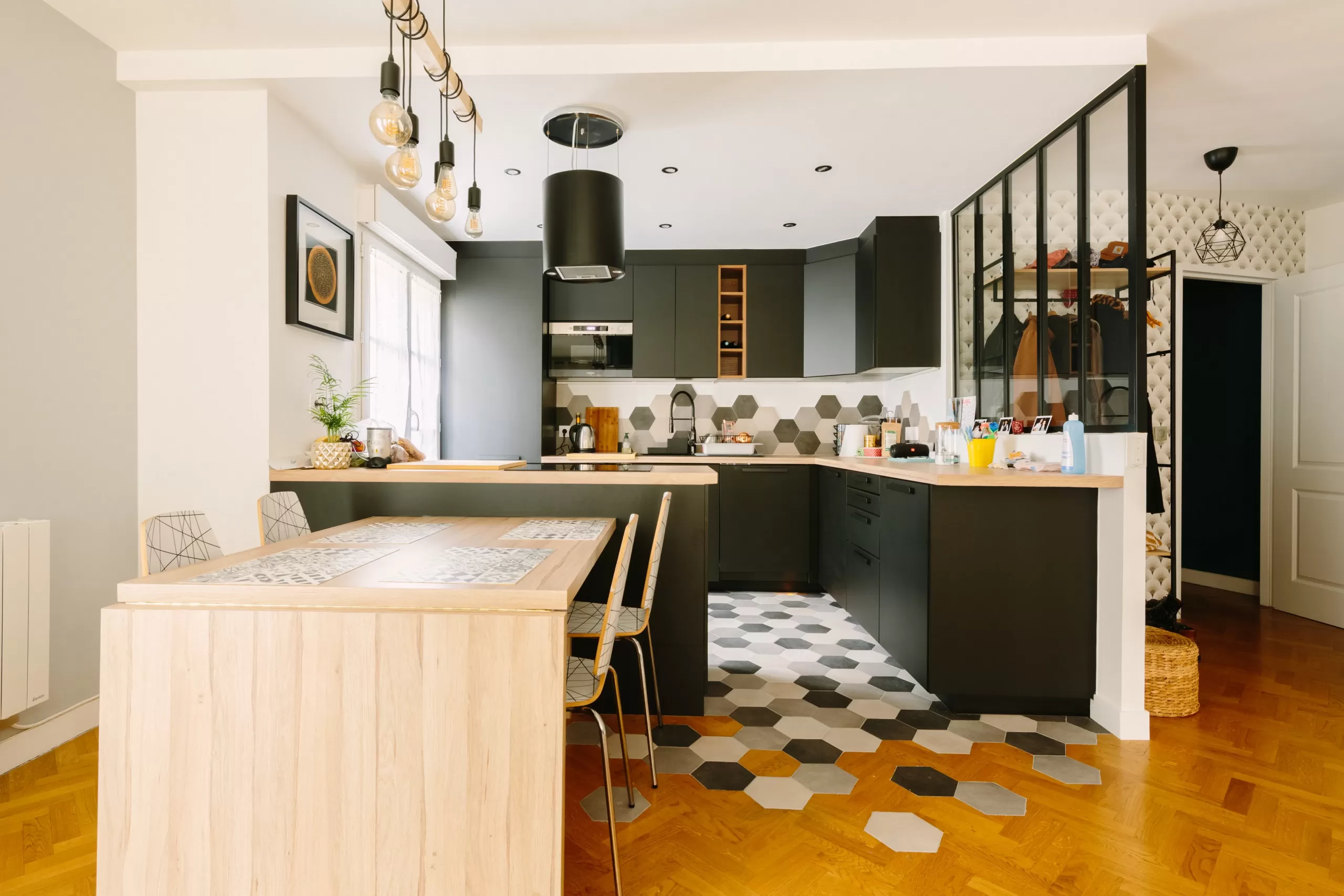 d&eacute;couvrez nos conseils et id&eacute;es pour r&eacute;ussir la r&eacute;novation de votre appartement : inspiration d&eacute;co, estimation de budget, choix des mat&eacute;riaux et d&eacute;marches &agrave; suivre pour transformer votre espace de vie.