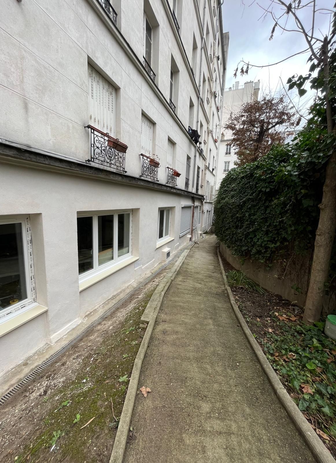 confiez votre projet de rénovation de bâtiment à paris à des experts qualifiés. rénovation intérieure et extérieure, devis gratuit, travaux sur mesure pour appartements et locaux professionnels.