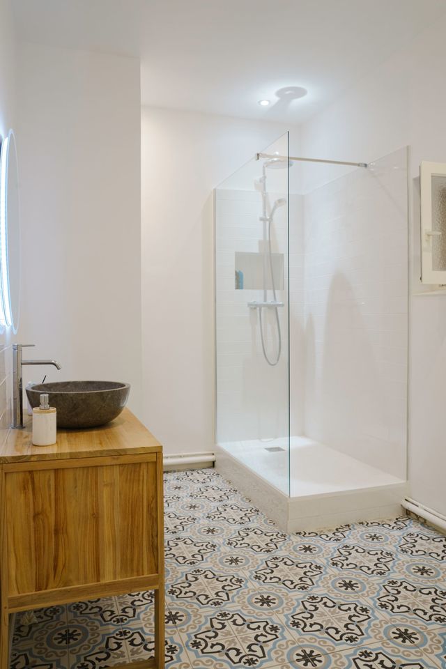 confiez la r&eacute;novation de votre salle de bain &agrave; des experts ! d&eacute;couvrez nos conseils, id&eacute;es et solutions pour moderniser, optimiser l&rsquo;espace et valoriser votre int&eacute;rieur.