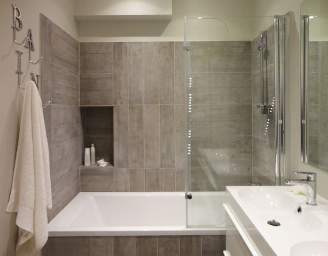 confiez la rénovation de votre salle de bain à paris 13 à des experts. conseils personnalisés, devis gratuit, travaux de qualité pour un espace moderne et fonctionnel !