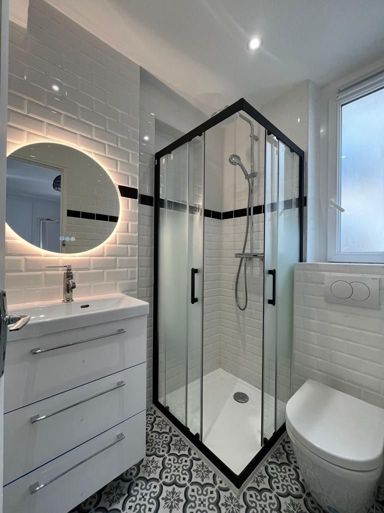 Rénover salle de bain à Paris 13ème : styles et inspirations confiez la rénovation de votre salle de bain à paris 13 à des experts. solutions sur mesure, matériaux de qualité et finitions soignées pour transformer votre espace selon vos envies !