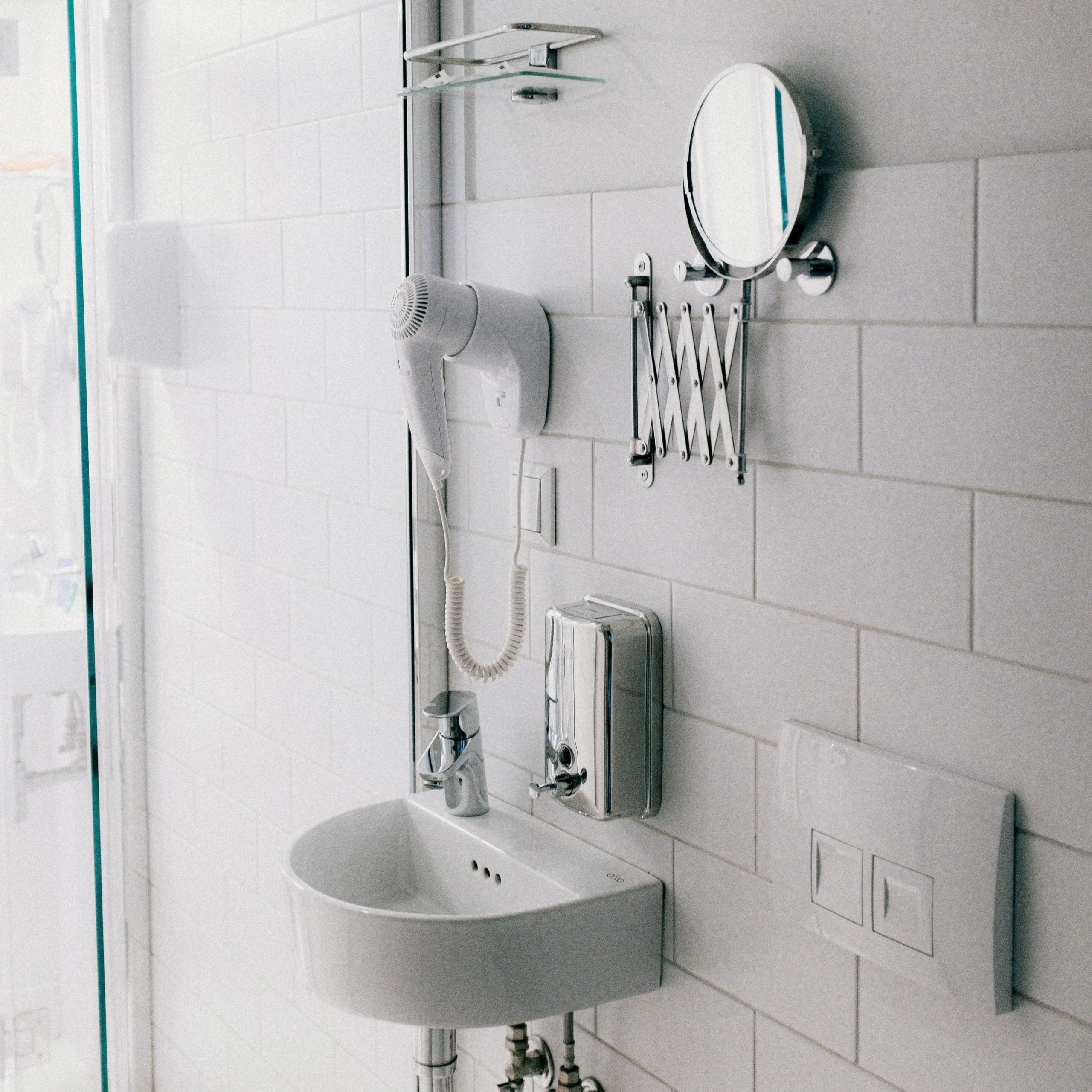 spécialisés dans la rénovation de salle de bain pour seniors à paris 13, nous créons des espaces adaptés, sécurisés et modernes pour le confort et l'autonomie de chacun. demandez votre devis personnalisé.