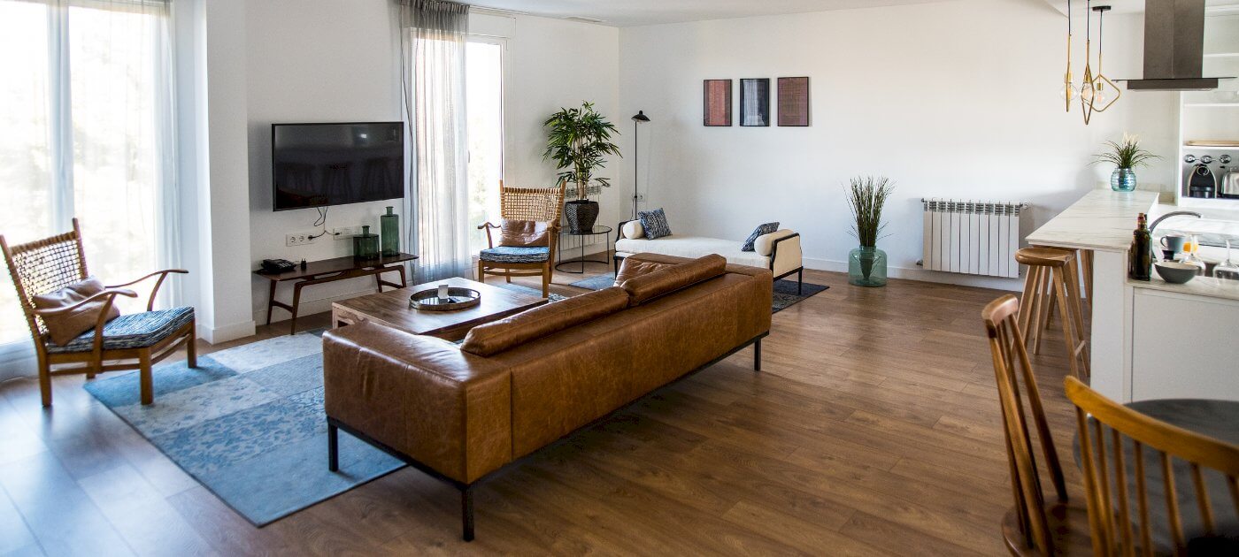 donnez une seconde vie &agrave; votre salon &agrave; paris 13 avec nos experts en r&eacute;novation. conseils personnalis&eacute;s, mat&eacute;riaux de qualit&eacute; et finitions soign&eacute;es pour un espace moderne et confortable.