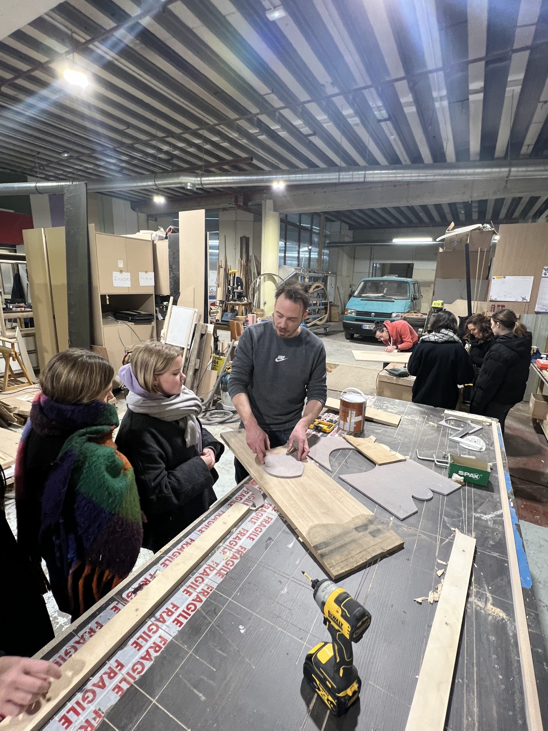 trouvez un artisan intérieur qualifié pour la rénovation, la décoration et l’aménagement de votre maison. conseils personnalisés et réalisations sur mesure pour valoriser votre intérieur.