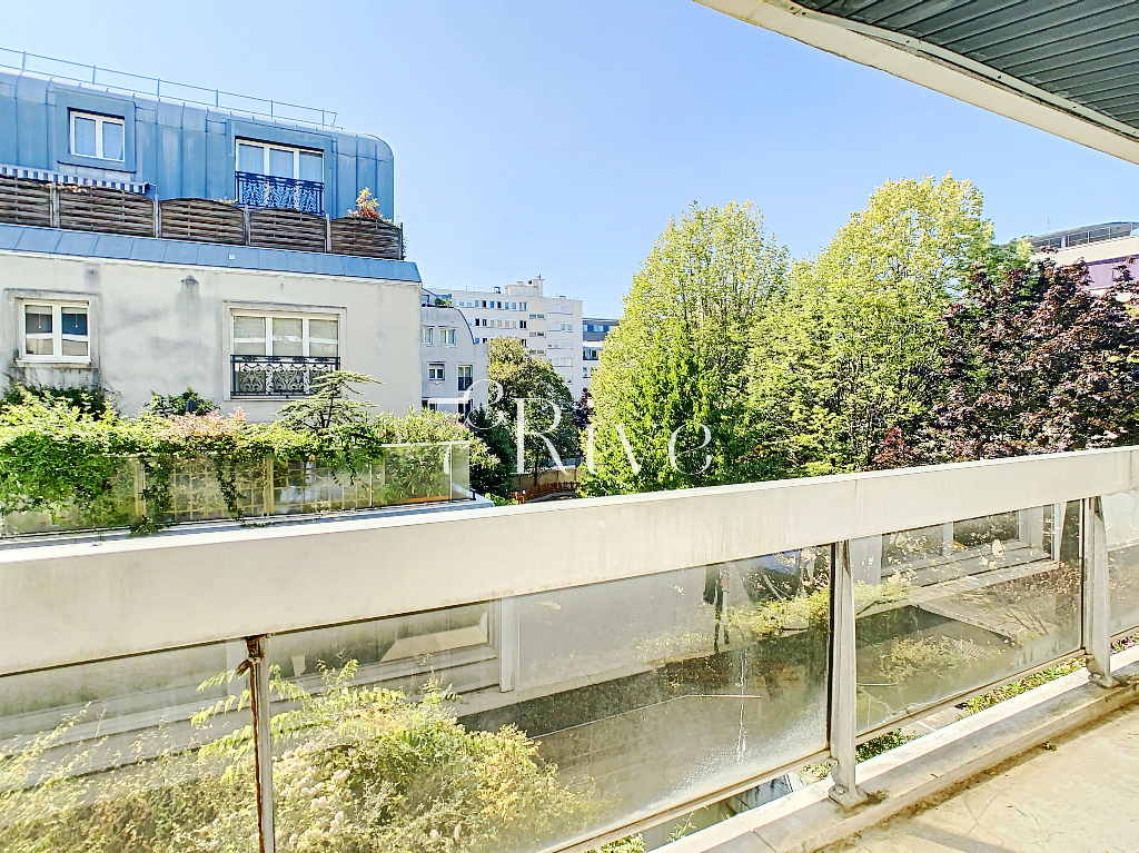 découvrez comment aménager et profiter d’un balcon à paris 13 : idées déco, conseils pratiques et inspirations pour optimiser votre espace extérieur en plein cœur du 13e arrondissement de paris.