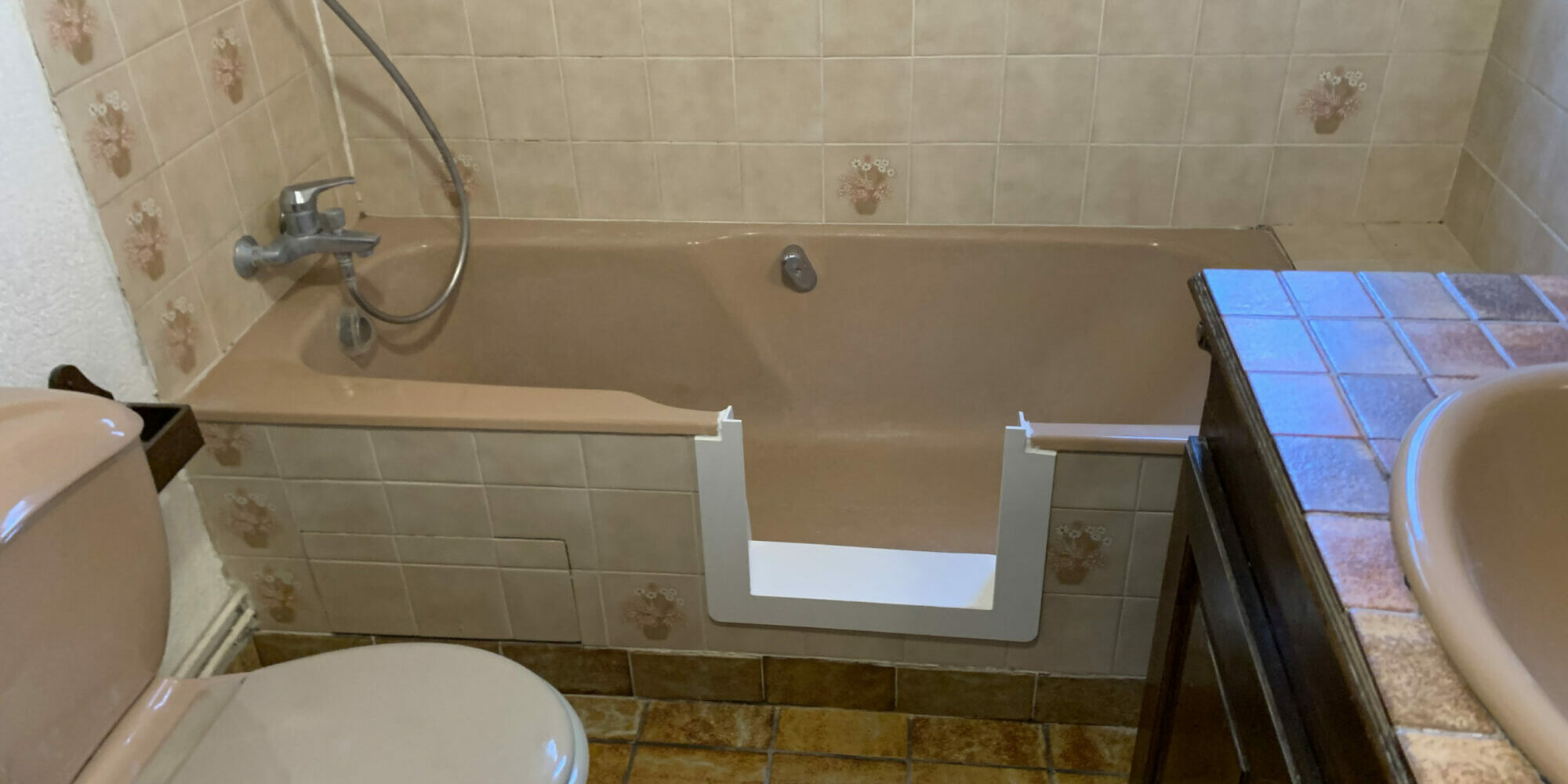 vous souhaitez installer une baignoire dans une petite salle de bain &agrave; paris 13 ? d&eacute;couvrez nos solutions sur-mesure, conseils et services professionnels pour optimiser l