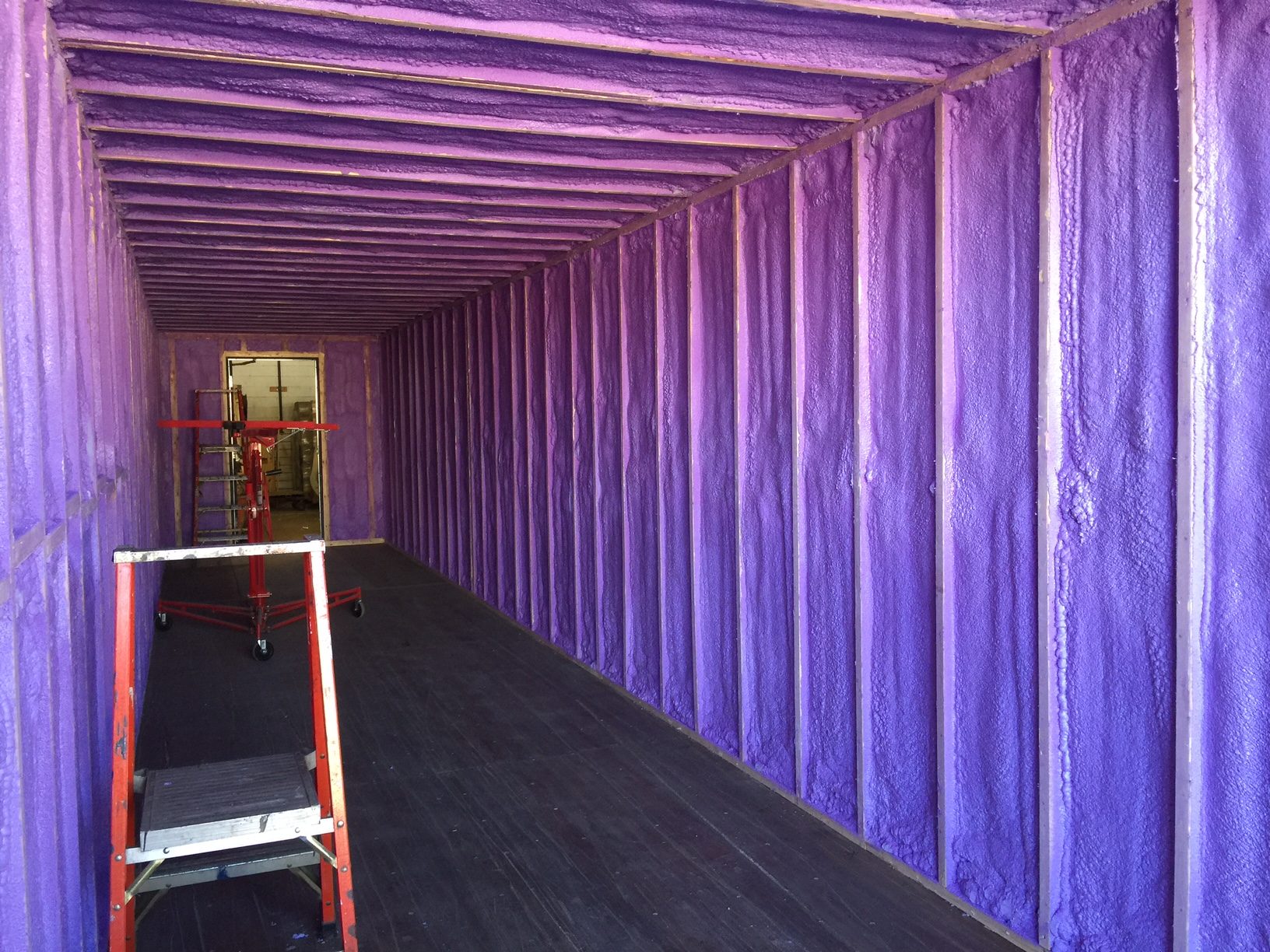 d&eacute;couvrez comment am&eacute;nager et d&eacute;corer un int&eacute;rieur de container pour en faire un espace de vie moderne, fonctionnel et confortable. id&eacute;es, conseils et inspirations pour optimiser chaque m&egrave;tre carr&eacute; de votre container.