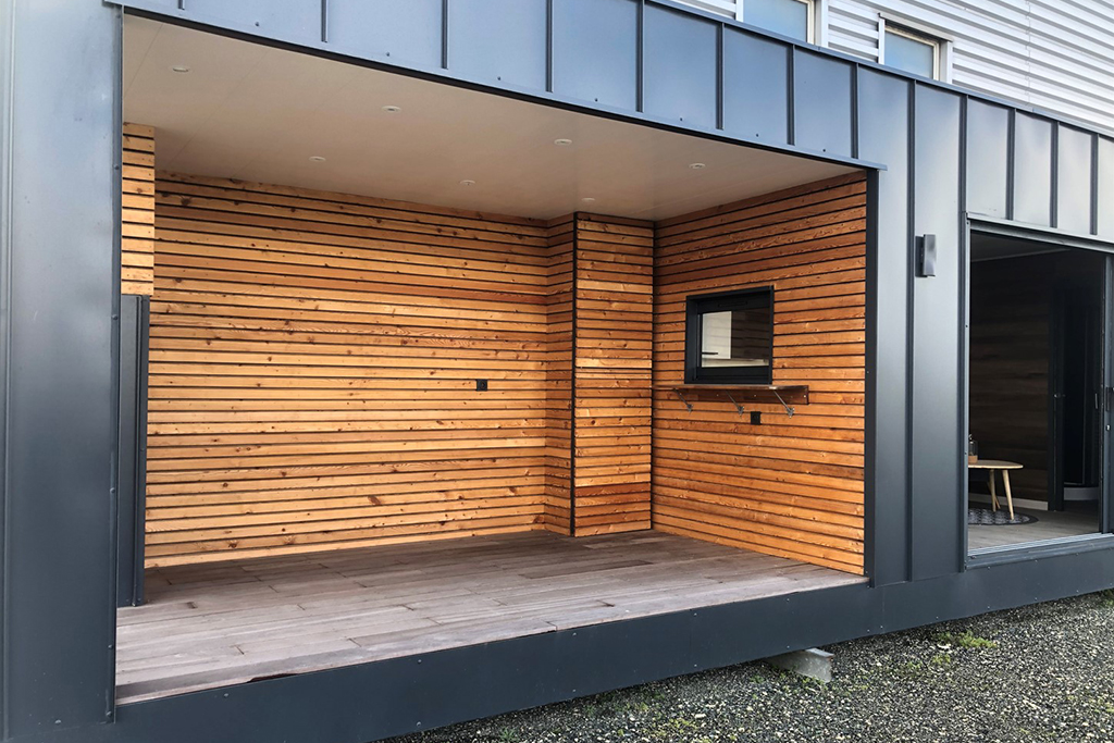 d&eacute;couvrez tout sur la maison conteneur : une solution &eacute;cologique, &eacute;conomique et moderne pour construire votre habitation sur-mesure en recyclant des containers maritimes. avantages, prix, conseils et inspirations pour votre projet.