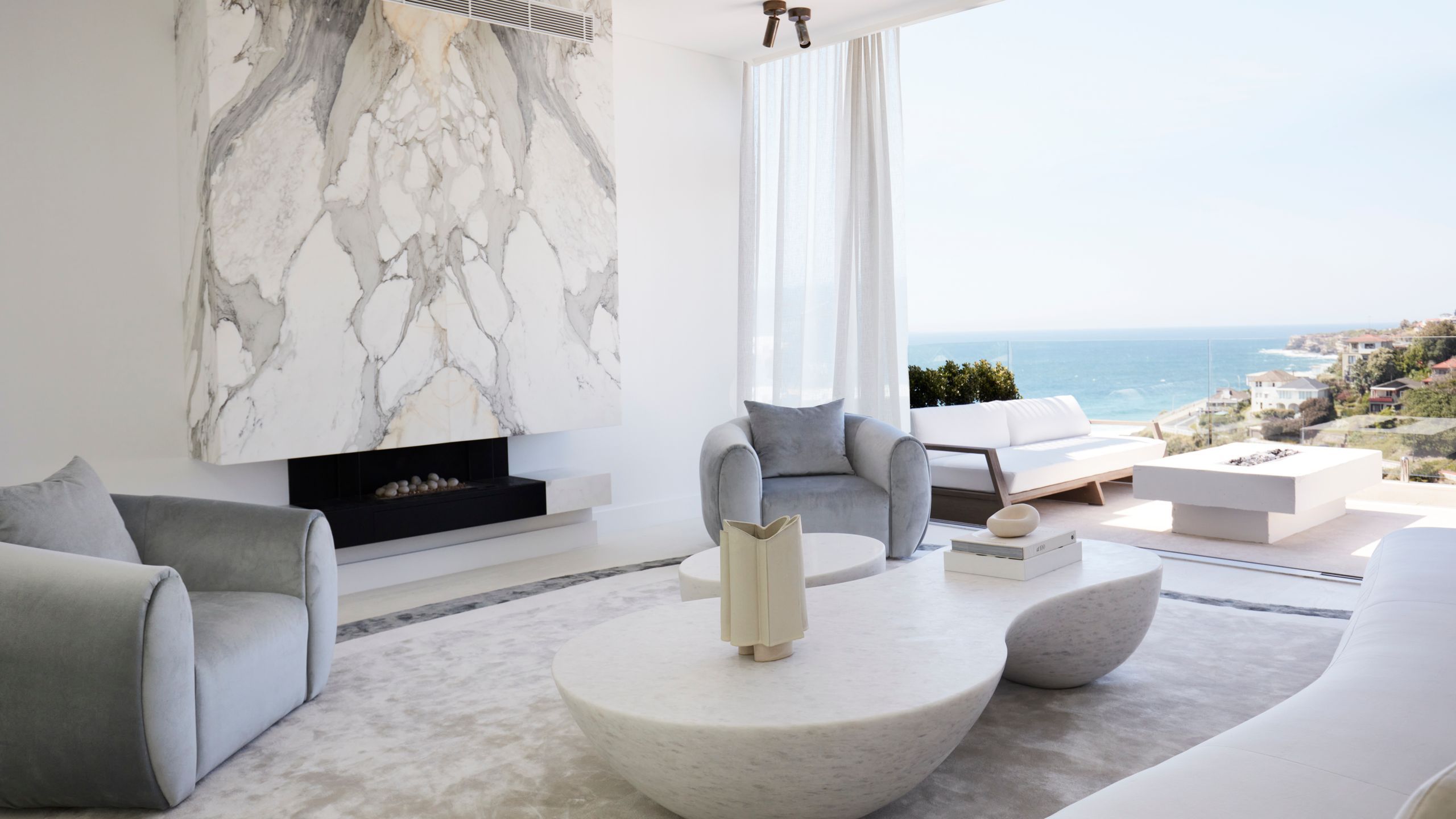 découvrez l’art de vivre dans une maison minimaliste : conseils de décoration, aménagement épuré et astuces pour créer un intérieur fonctionnel, serein et élégant.