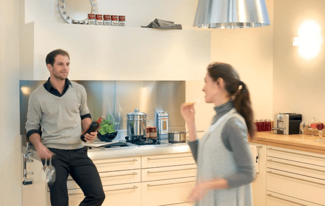 d&eacute;couvrez les normes &eacute;lectriques &agrave; respecter pour votre cuisine &agrave; paris 13. conseils et r&eacute;glementation pour une installation s&eacute;curis&eacute;e et conforme.