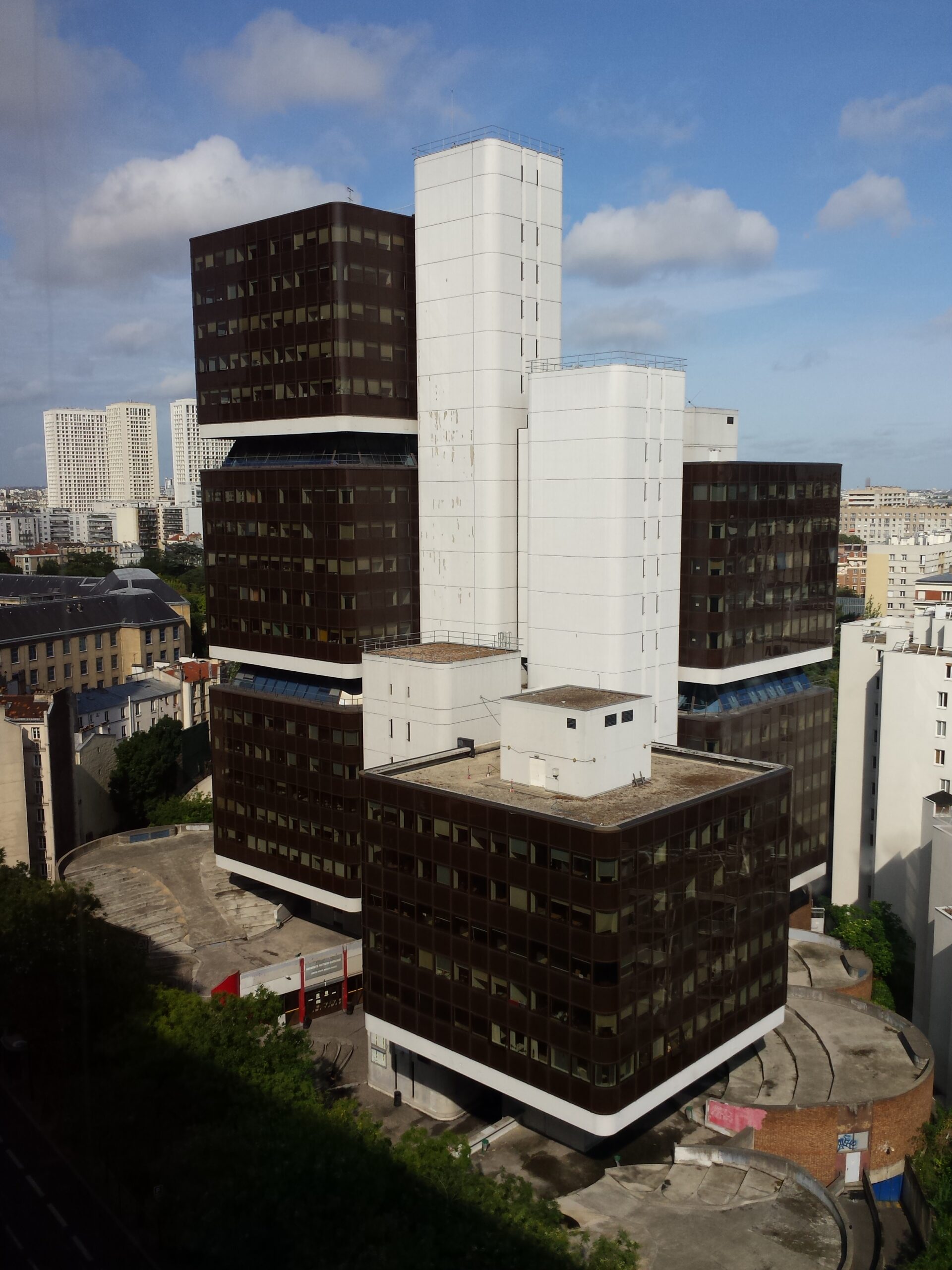 confiez la r&eacute;novation administrative de vos bureaux &agrave; paris 13 &agrave; une &eacute;quipe d&rsquo;experts. services rapides, conformes aux normes et adapt&eacute;s &agrave; vos besoins professionnels.