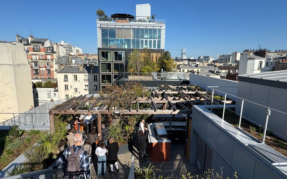 confiez la r&eacute;novation de votre appartement &agrave; paris en 2025 &agrave; des experts. modernisez votre espace avec des solutions sur-mesure, respectueuses de votre budget et des d&eacute;lais. devis gratuit et accompagnement personnalis&eacute;.