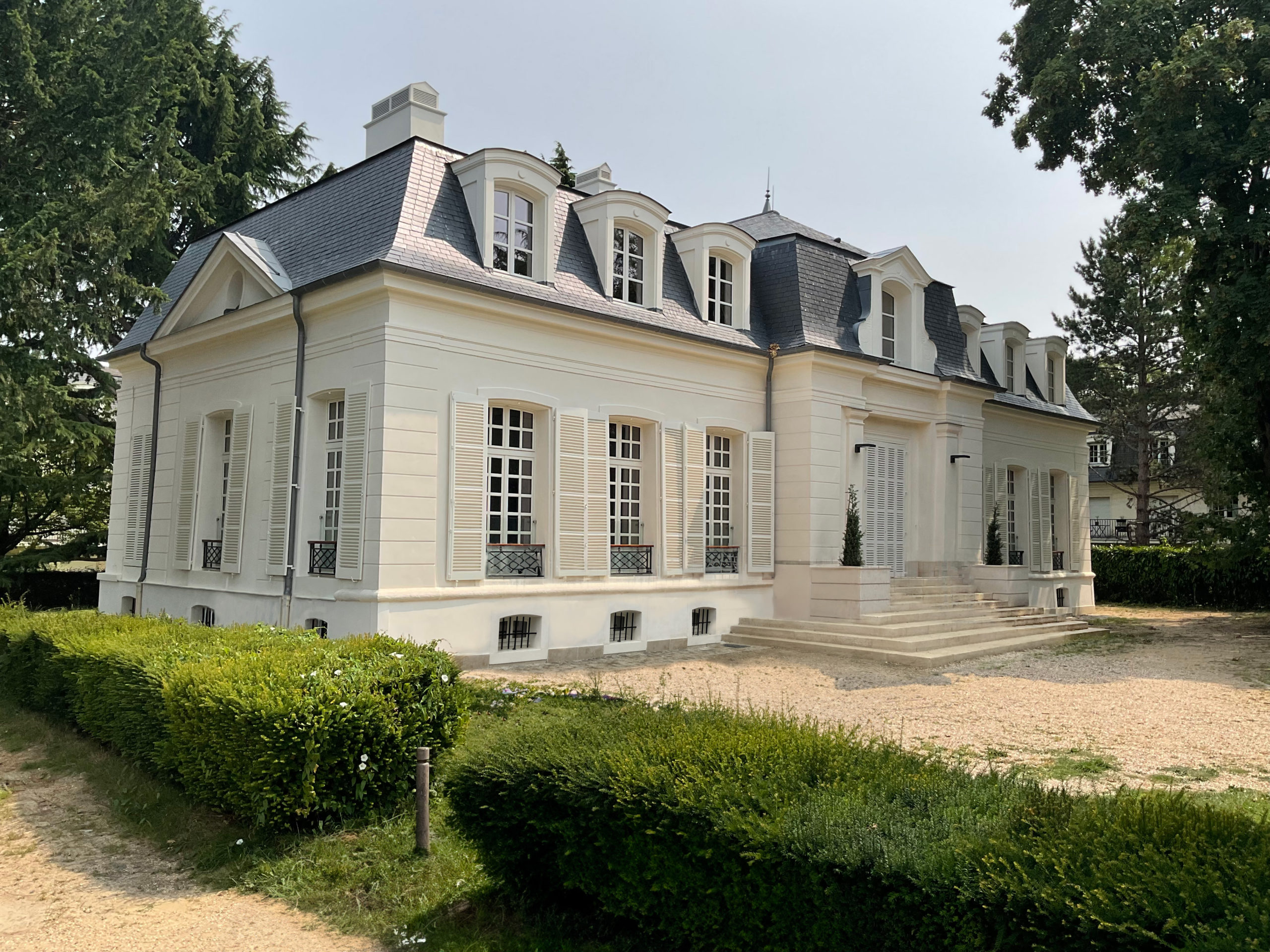 confiez votre projet de rénovation à châtenay-malabry à des experts qualifiés. profitez de conseils personnalisés et d'un accompagnement complet pour rénover votre appartement ou maison en toute sérénité.