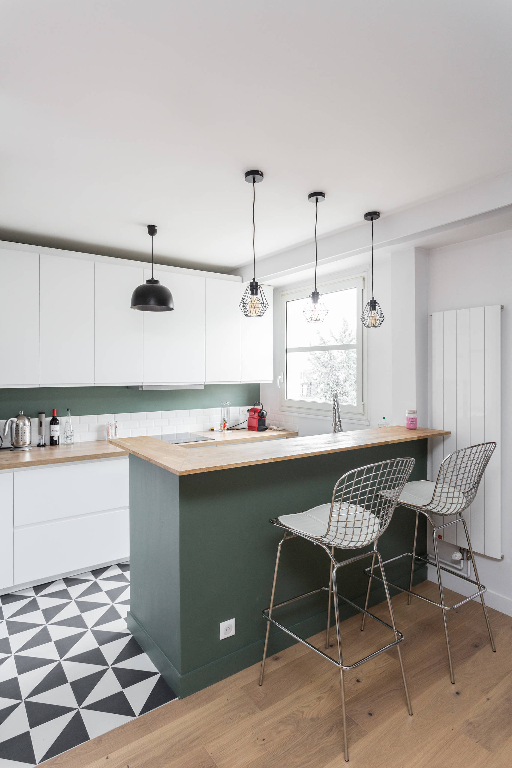 envie de transformer votre espace culinaire ? d&eacute;couvrez nos conseils et astuces pour r&eacute;ussir la r&eacute;novation de votre cuisine, alliant praticit&eacute;, style et budget ma&icirc;tris&eacute;.