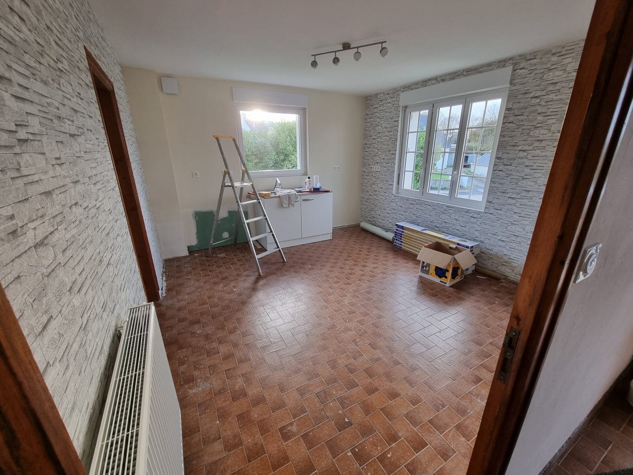 confiez votre r&eacute;novation int&eacute;rieure &agrave; des experts pour transformer votre maison ou appartement en un espace moderne, fonctionnel et &agrave; votre go&ucirc;t. d&eacute;couvrez nos conseils et services personnalis&eacute;s en r&eacute;novation int&eacute;rieure.