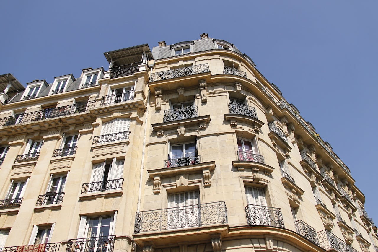 confiez vos projets de r&eacute;novation &agrave; paris &agrave; des experts qualifi&eacute;s. devis gratuit, travaux sur-mesure pour appartements et maisons, respect des d&eacute;lais et de la qualit&eacute;.