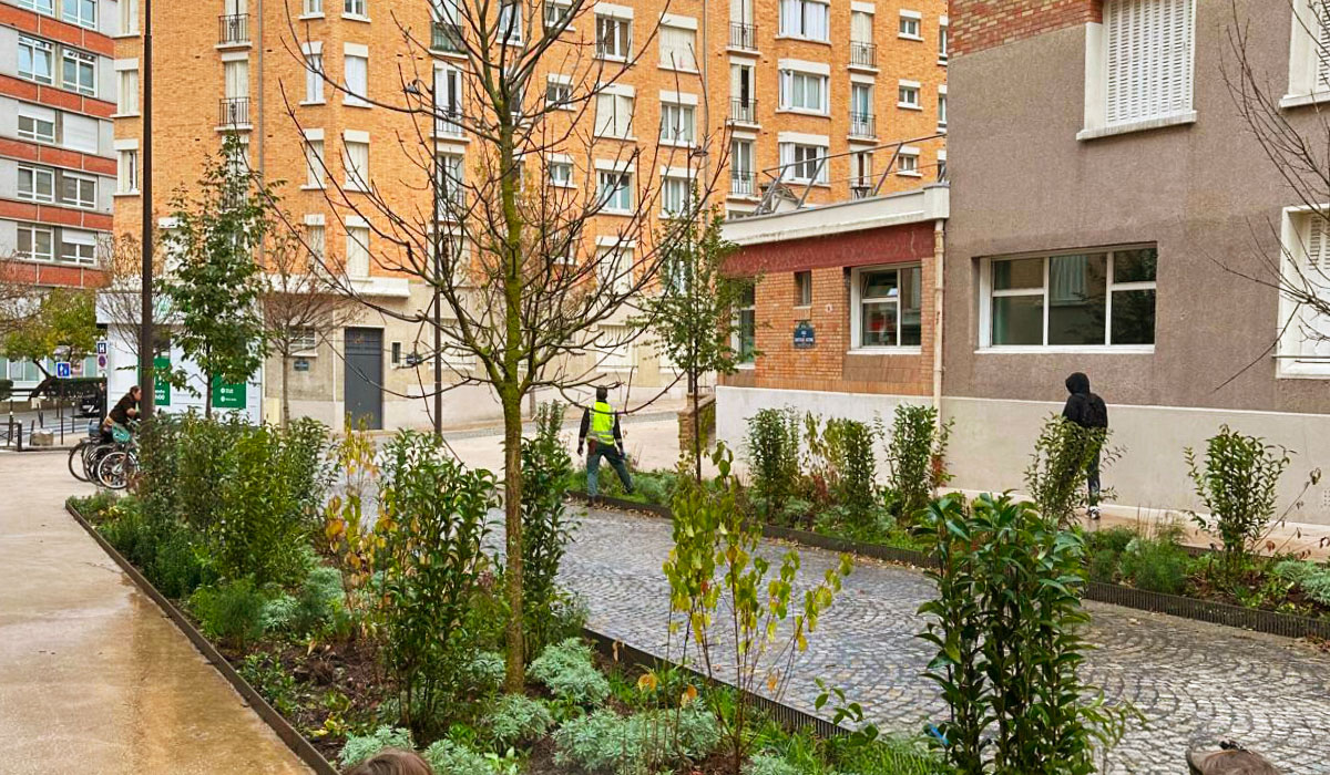 sp&eacute;cialistes de la r&eacute;novation pmr &agrave; paris 13, nous adaptons appartements et commerces pour l&rsquo;accessibilit&eacute; des personnes &agrave; mobilit&eacute; r&eacute;duite. conseils, devis et accompagnement personnalis&eacute;.