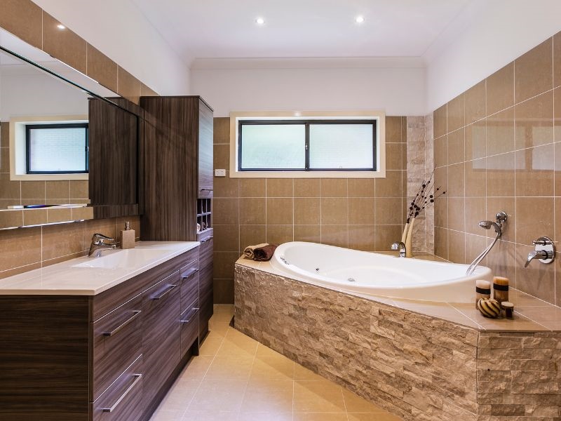 Rénovation salle de bain Paris 13ème : exemples de réalisations inspirantes confiez la rénovation de votre salle de bain à paris 13 à des experts ! profitez de solutions sur-mesure, d’un accompagnement personnalisé et de finitions haut de gamme pour un espace moderne et fonctionnel.