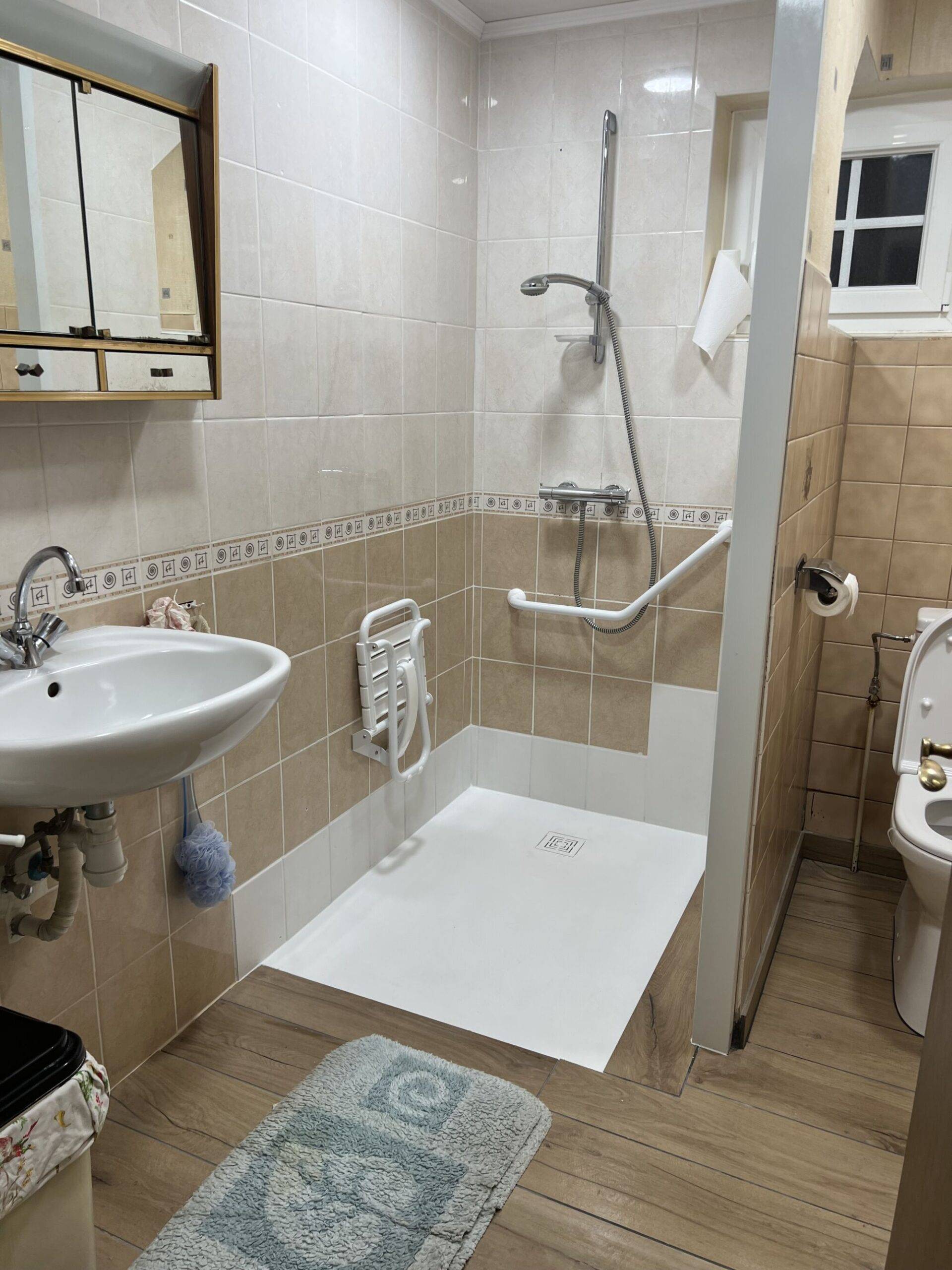 sp&eacute;cialistes en r&eacute;novation de salle de bain pmr &agrave; paris 13 : adaptation, s&eacute;curit&eacute; et confort pour personnes &agrave; mobilit&eacute; r&eacute;duite. devis gratuit, travaux sur mesure.