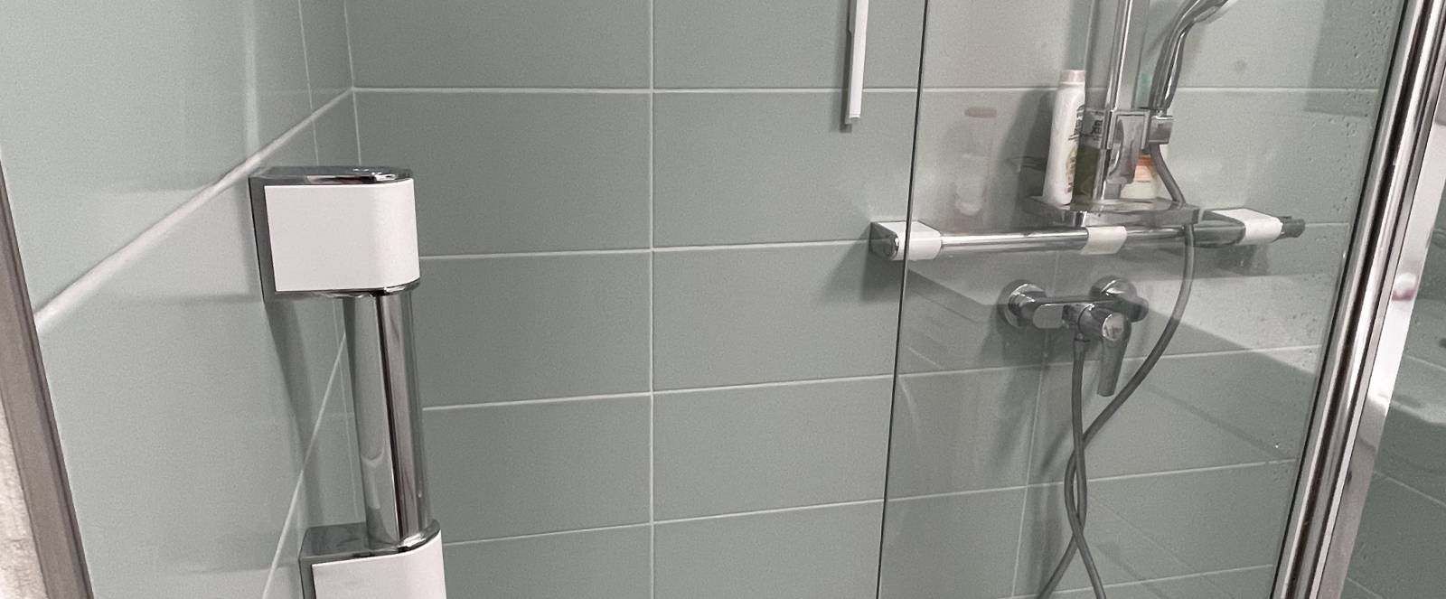 r&eacute;novation de salle de bain pmr &agrave; paris 13 : offrez confort, accessibilit&eacute; et s&eacute;curit&eacute; avec des am&eacute;nagements adapt&eacute;s pour personnes &agrave; mobilit&eacute; r&eacute;duite. devis gratuit et travaux sur-mesure par des professionnels exp&eacute;riment&eacute;s.
