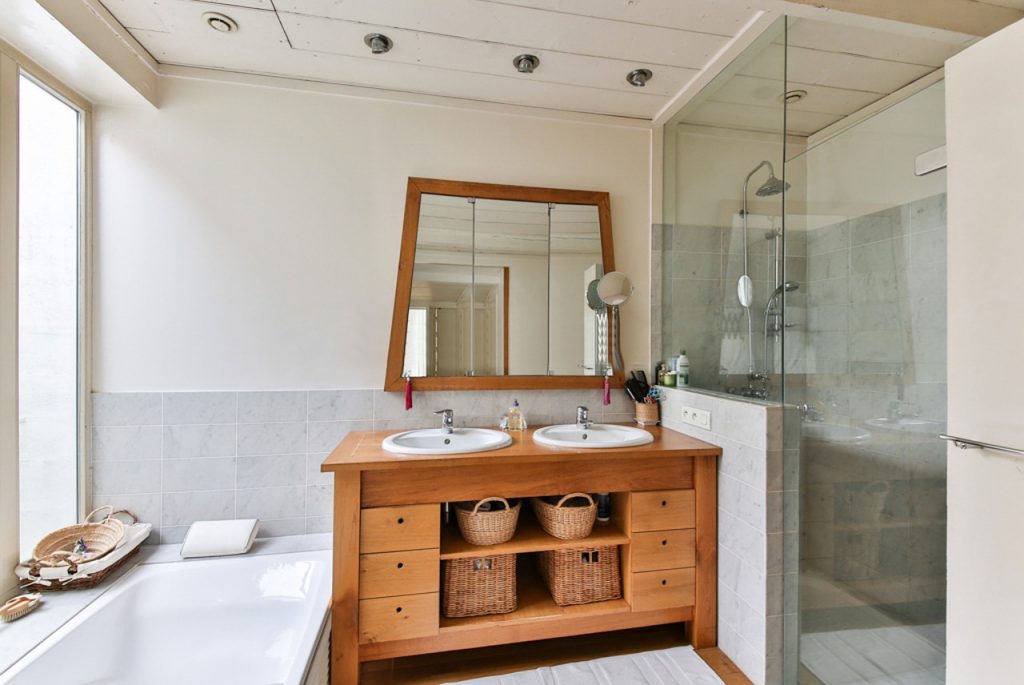 Rénovation salle de bain Paris 13 : prix au m2 découvrez le prix au m2 pour la rénovation de votre salle de bain : conseils, estimation des coûts et facteurs à prendre en compte pour un projet réussi.