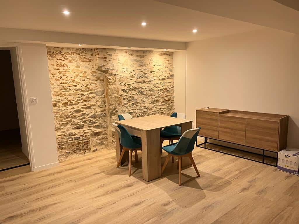 d&eacute;couvrez nos conseils et astuces pour r&eacute;nover votre maison avec succ&egrave;s. des id&eacute;es pratiques, les &eacute;tapes cl&eacute;s et des solutions pour transformer votre int&eacute;rieur tout en respectant votre budget.