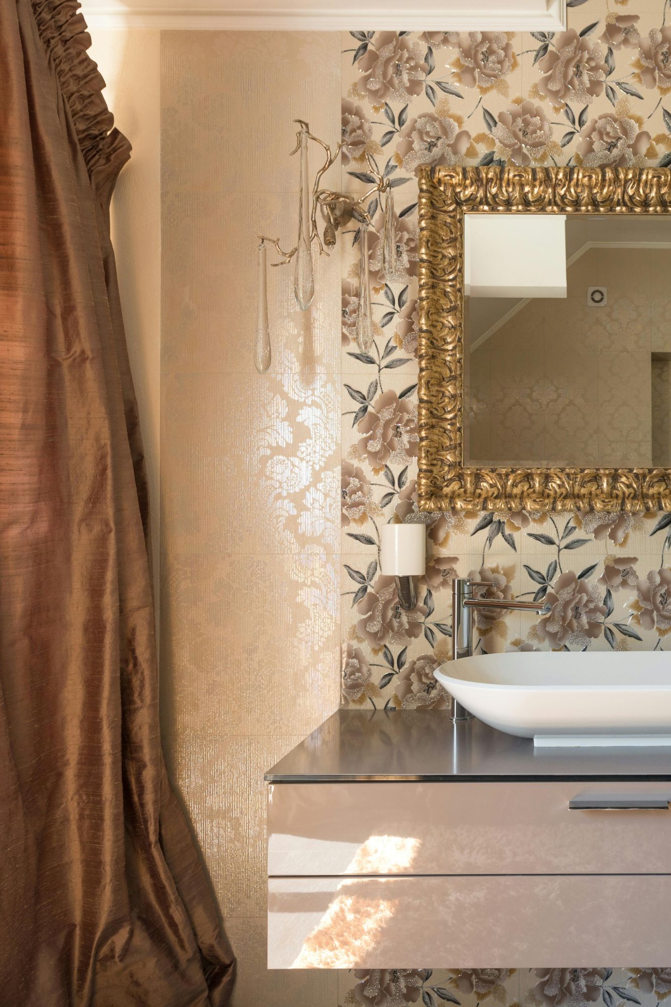 d&eacute;couvrez les meilleurs rev&ecirc;tements pour salle de bain : conseils, id&eacute;es et mat&eacute;riaux adapt&eacute;s pour allier esth&eacute;tique, &eacute;tanch&eacute;it&eacute; et facilit&eacute; d