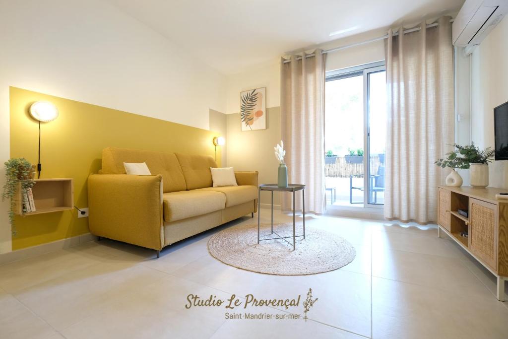 d&eacute;couvrez ce studio r&eacute;nov&eacute; avec go&ucirc;t, alliant modernit&eacute; et confort. id&eacute;al pour un investissement ou un premier achat, il offre un espace optimis&eacute; proche de toutes commodit&eacute;s. &agrave; visiter sans tarder !